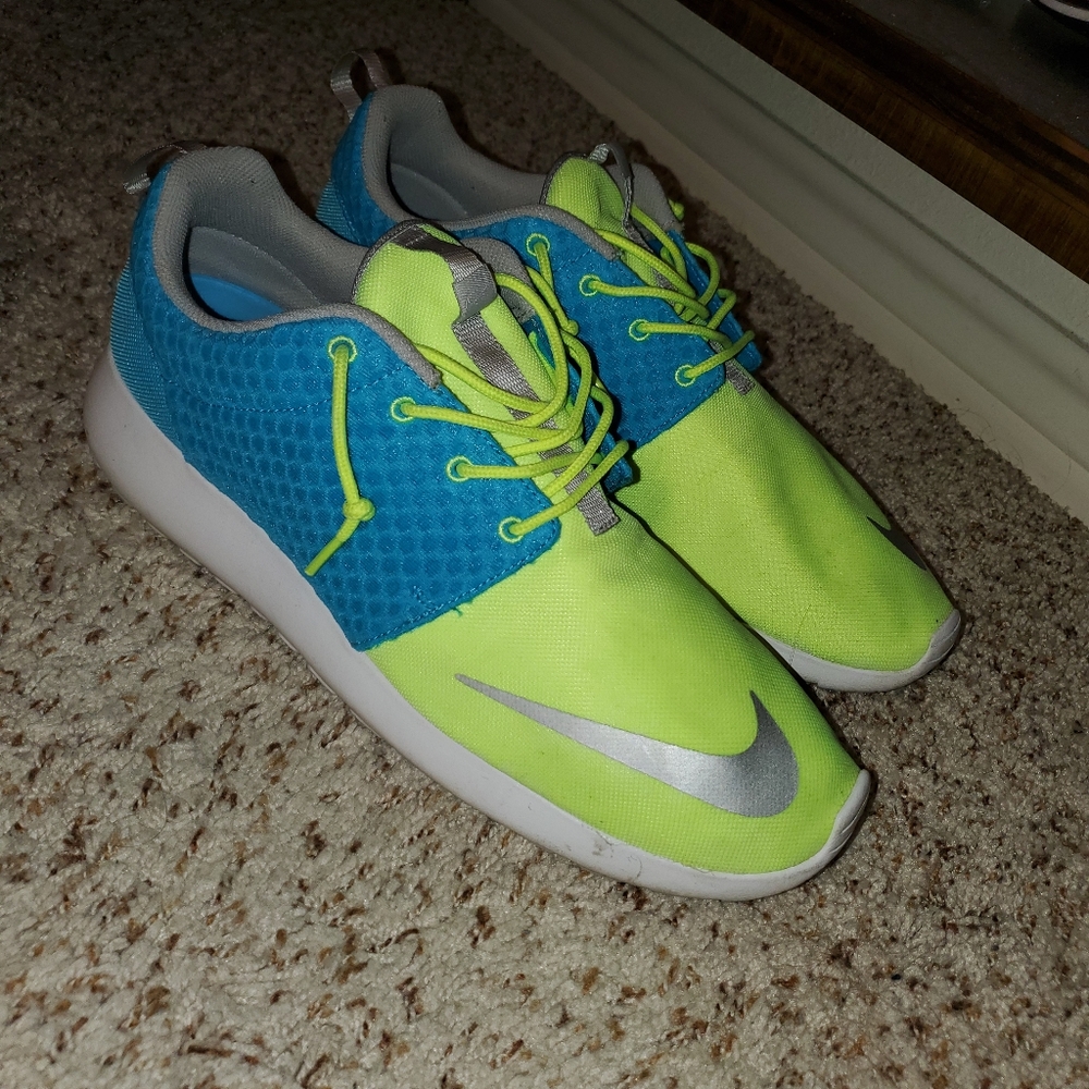 Nike Roshe Run FB